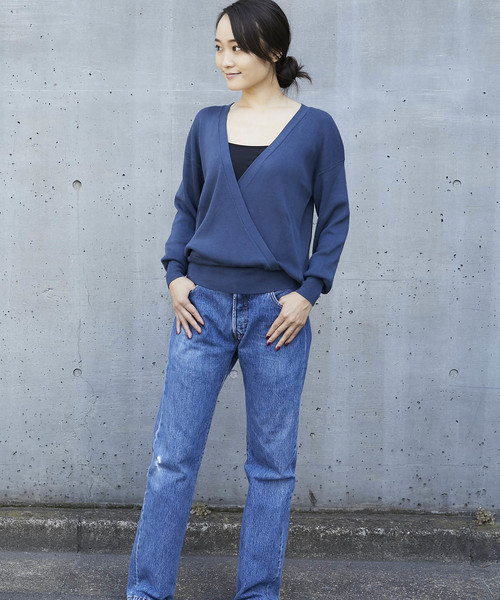 Emma Taylor(エマテイラー)の「カシュクールスプリングニットプルオーバー(ニット/セーター・レディース・ネイビー/グレー/モカ・FREE)」の9枚目の写真