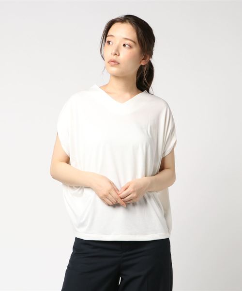 AMERICAN HOLIC（アメリカンホリック）の「・脇タックVネックカットプルオーバー（Tシャツ/カットソー・レディース・オフホワイト/カーキ/ブルー/モカ/ピンク系その他2/グレー系その他/ブラック/マスタード・FREE）」の2枚目の写真