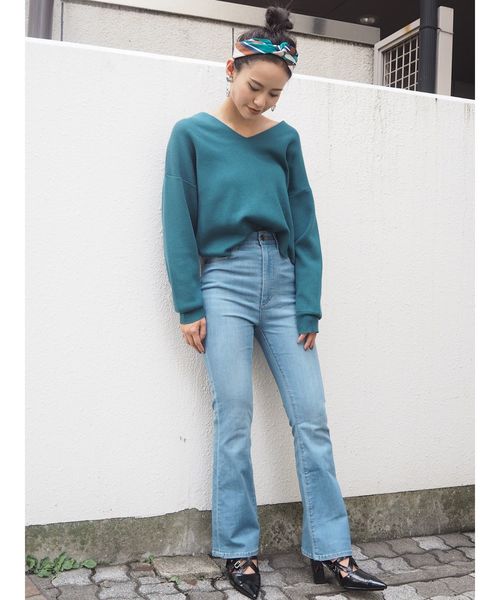 MURUA（ムルーア）の「ルーズVネックニット（ニット/セーター・レディース・ホワイト/ブラック/オレンジ/グリーン/パープル/ライトブルー/ピンク/グレー/カーキ/キャメル・FREE）」の11枚目の写真