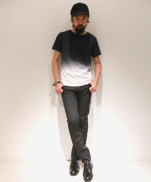 AMERICAN RAG CIE（アメリカンラグシー）の「AMERICAN RAG CIE グラデーション染めＴシャツ/108-ACX-M132-CT062（Tシャツ/カットソー・メンズ・レッド/ネイビー/ブラック・2/1）」の10枚目の写真