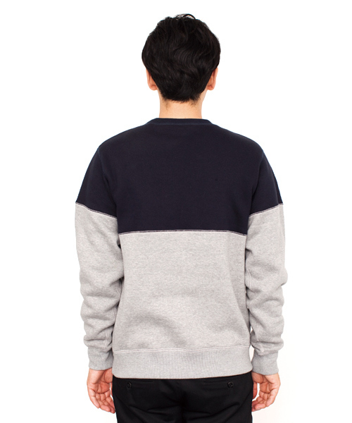 SILAS（サイラス）の「BICOLOR CREW SWEAT（スウェット・メンズ・チャコールグレー/ネイビー・1/3/2）」の4枚目の写真