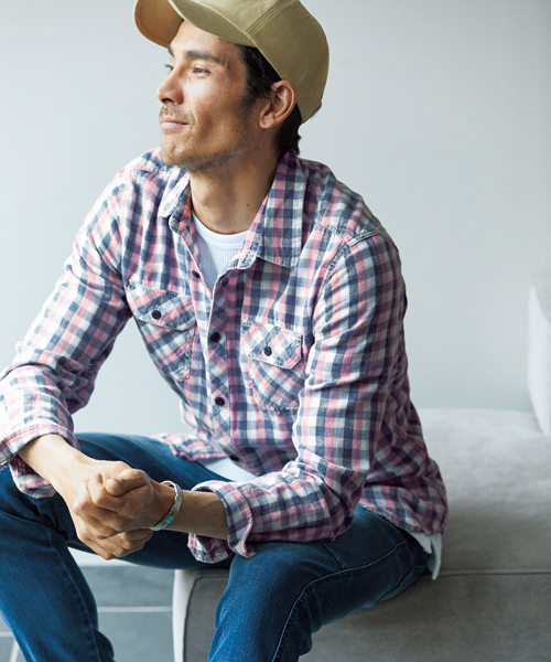 BAYFLOW(ベイフロー)の「インディゴガーゼチェックシャツ(シャツ/ブラウス・メンズ・ブルー/レッド・SMALL/MEDIUM/LARGE)」の2枚目の写真