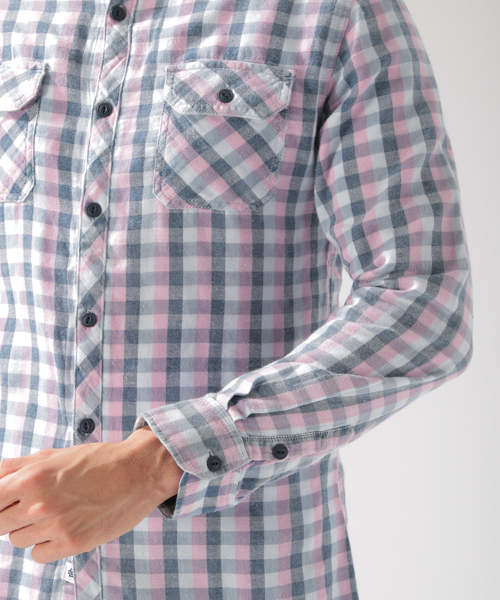 BAYFLOW(ベイフロー)の「インディゴガーゼチェックシャツ(シャツ/ブラウス・メンズ・ブルー/レッド・SMALL/MEDIUM/LARGE)」の16枚目の写真