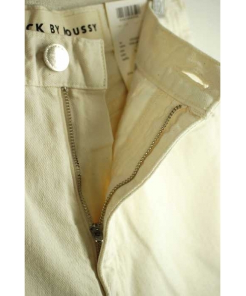 BLACK BY MOUSSY/ブラックバイマウジー　PUNA プナ　ホワイト BLACK BY MOUSSY（ブラックバイマウジー）の「PUNA white denim (プナ