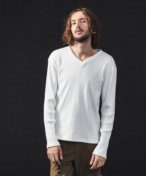 5351 POUR LES HOMMES(ゴーサンゴーイチプールオム)の「シャイニーワイドテレコVネック(Tシャツ/カットソー・メンズ・ホワイト/ブラック/ホワイト系その他/ブラック系その他・44/46/48/50)」の19枚目の写真