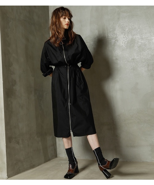 LE CIEL BLEU（ルシェルブルー）の「Track Dress（ワンピース・レディース・ブラック/ベージュ・36）」の3枚目の写真