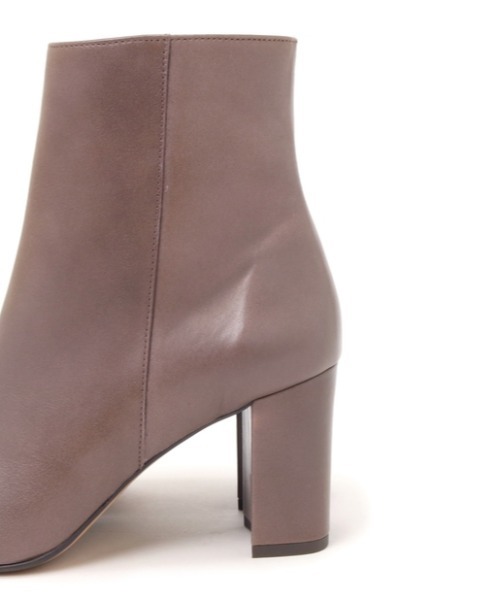 DouDou(ドゥドゥ)の「スクエアトゥショートブーツ(ブーツ・レディース・ブラック/ベージュ/ブラウン・23.5cm/24.5cm)」の8枚目の写真