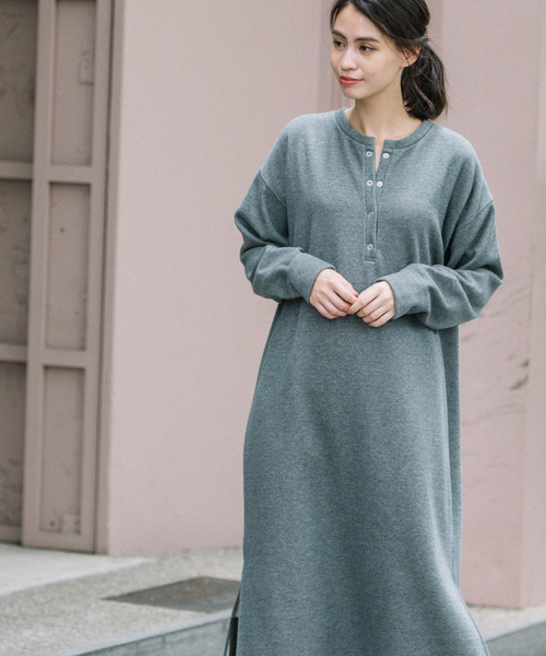 Munich（ミューニック）の「裏起毛ウォームサーマル　ヘンリーネックロングワンピース（ワンピース・レディース・ホワイト/ブラック/ベージュ/グレー・FREE）」の12枚目の写真