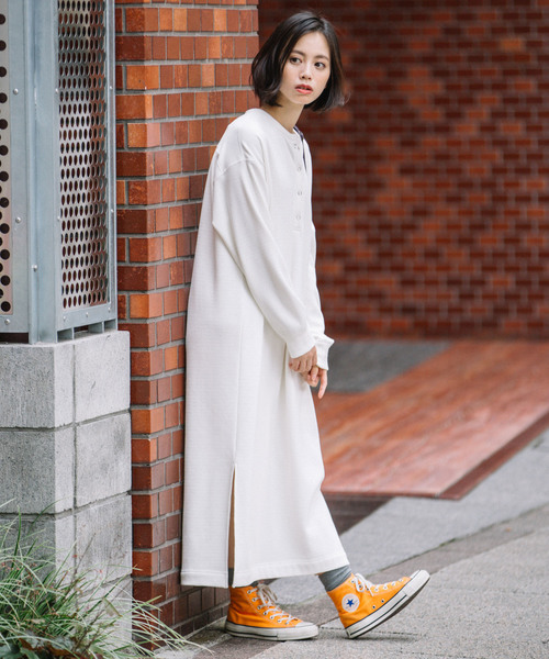 Munich（ミューニック）の「裏起毛ウォームサーマル　ヘンリーネックロングワンピース（ワンピース・レディース・ホワイト/ブラック/ベージュ/グレー・FREE）」の8枚目の写真