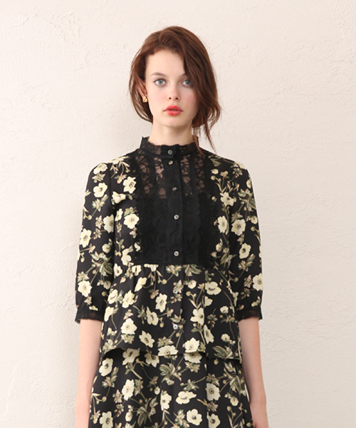 mystic（ミスティック）の「フラワーレースブラウス（シャツ/ブラウス・レディース・ブラック/ベージュ/ネイビー・FREE）」の2枚目の写真