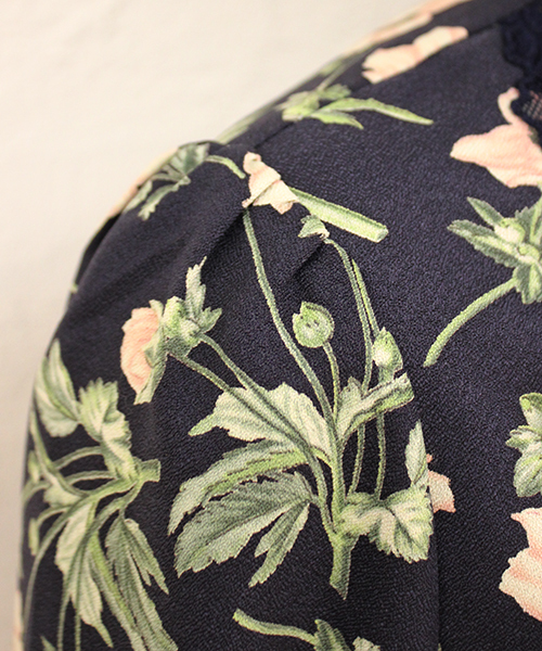 mystic（ミスティック）の「フラワーレースブラウス（シャツ/ブラウス・レディース・ブラック/ベージュ/ネイビー・FREE）」の9枚目の写真