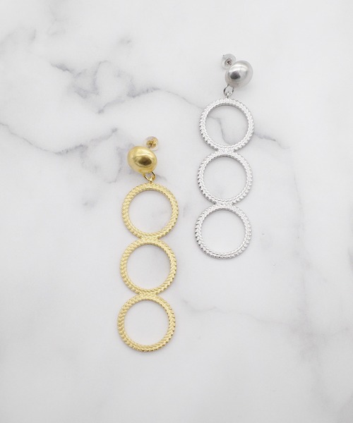 ATELIER COVA（アトリエコバ）の「【ATELIER COVA/アトリエコバ】三つ編み柄三連リングピアス　シングル（ピアス（片耳用）・レディース・シルバー/ゴールド・FREE）」の10枚目の写真