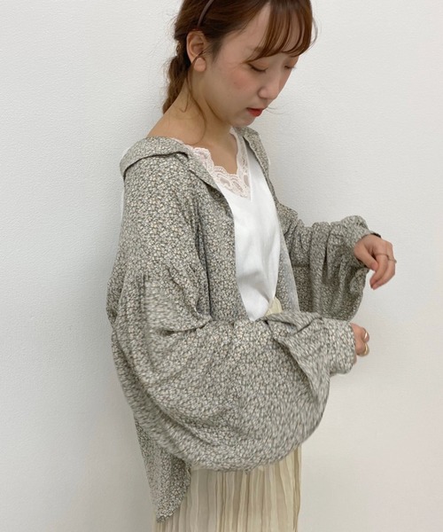 apres jour(アプレジュール)の「花柄袖ボリュームブラウス【ZOZOTOWN限定アイテム】(シャツ/ブラウス・レディース・ベージュ/オフホワイト/サックスブルー/アイボリー/ミント・フリー)」の15枚目の写真
