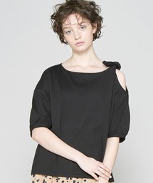 ちらっと肩見せリボントップス