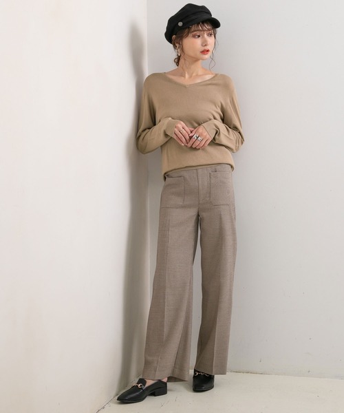 Newlyme(ニューリーミー)の「洗えるシルクタッチVネックニット【R】(ニット/セーター・レディース・ブラウン/ベージュ/オフホワイト/モカ/グリーン/ブラック・M-L)」の16枚目の写真