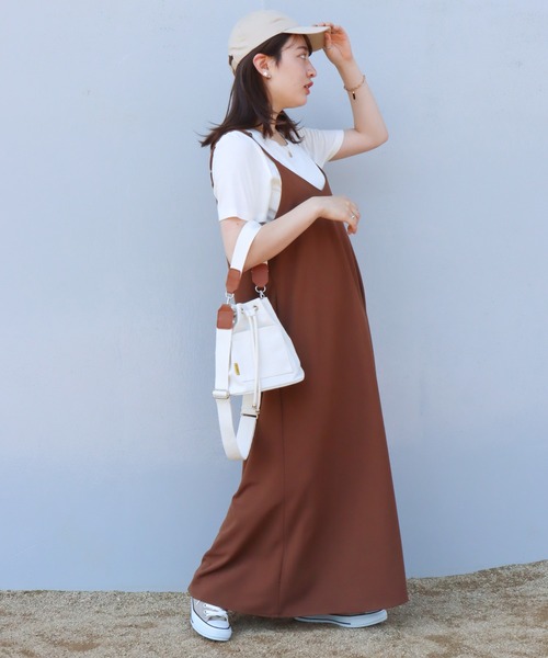 libelle more（リベル モア）の「カットジョーゼット　キャミワンピース（ジャンパースカート・レディース・ブラウン/ブラック/パープル/ラベンダー/グレイッシュベージュ・FREE）」の3枚目の写真