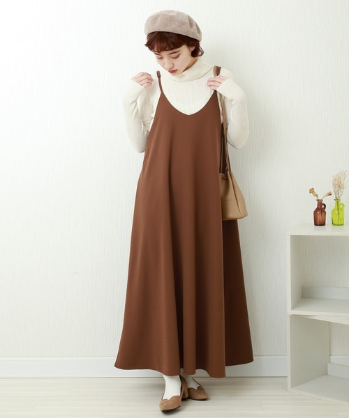 libelle more（リベル モア）の「カットジョーゼット　キャミワンピース（ジャンパースカート・レディース・ブラウン/ブラック/パープル/ラベンダー/グレイッシュベージュ・FREE）」の14枚目の写真