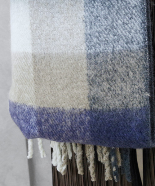 Fizz（フィズ）の「【Fizz/フィズ】　ビッグフリンジチェックストール（マフラー・レディース・ネイビー/グリーン/ピンクベージュ・FREE）」の10枚目の写真