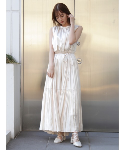 dazzlin（ダズリン）の「シャイニーティアードフレアワンピース（ワンピース・レディース・パープル/ブルー/アイボリー・FREE）」の4枚目の写真