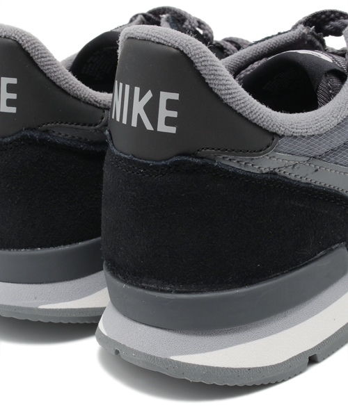 NIKE(ナイキ)の「ウィメンズ ナイキ インターナショナリスト NIKE WMNS INTER NATIONALIST 629684-010(スニーカー・レディース・ブラック・23cm/24cm/23.5cm/24.5cm)」の4枚目の写真
