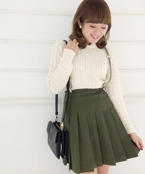 Chico(チコ)の「プリーツミニSKT(スカート・レディース・ベージュ/ダークカーキ・FREE)」の2枚目の写真