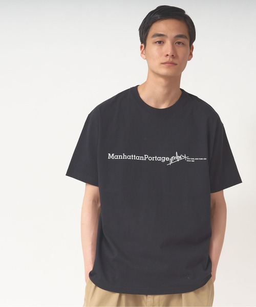 Manhattan Portage（マンハッタンポーテージ）の「【Manhattan Portage】バイアスバックプリントTシャツ SHORT SLEEVE PRINT T-SHIRT 21SS-MP-M402（Tシャツ/カットソー・メンズ・ホワイト/ブラック/ラベンダー・S/M/L）」の2枚目の写真