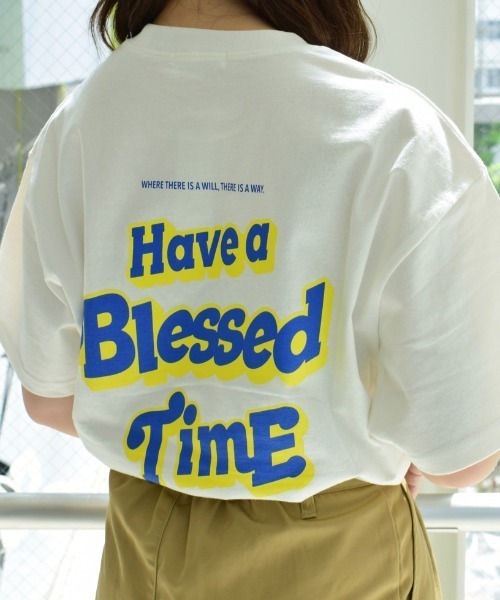 WEGO（ウィゴー）の「WEGO/グラフィックビッグシルエットTシャツ（Tシャツ/カットソー・レディース・ダークグリーン/イエロー/ピンク/ホワイト/ブルー/その他1/スミクロ/ホワイト系その他/オレンジ/その他2/サックスブルー/イエロー系その他/ライム/オフホワイト/その他3/その他5/その他4/その他6・MEDIUM/SMALL）」の4枚目の写真