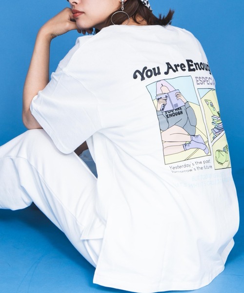 WEGO（ウィゴー）の「WEGO/グラフィックビッグシルエットTシャツ（Tシャツ/カットソー・レディース・ダークグリーン/イエロー/ピンク/ホワイト/ブルー/その他1/スミクロ/ホワイト系その他/オレンジ/その他2/サックスブルー/イエロー系その他/ライム/オフホワイト/その他3/その他5/その他4/その他6・MEDIUM/SMALL）」の2枚目の写真