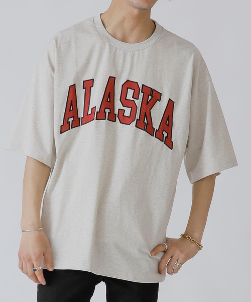 Beno(ビーノ)の「貼付け アーチロゴ ルーズシルエット Tシャツ 【ALASKA】(Tシャツ/カットソー・メンズ・オフホワイト/アイボリー/ブラック/オートミール/ラベンダー・M/L)」の4枚目の写真