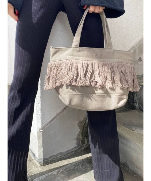GYDA（ジェイダ）の「ロングフリンジトートBAG（ハンドバッグ・レディース・カーキ/アイボリー・FREE）」の5枚目の写真