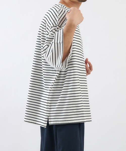 COLONY 2139（コロニートゥーワンスリーナイン）の「細ボーダー天竺BIGTシャツ/ビッグシルエットボーダーTシャツ（Tシャツ/カットソー・メンズ・ホワイト/ブラック・MEDIUM/LARGE）」の21枚目の写真