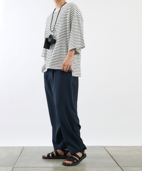 COLONY 2139（コロニートゥーワンスリーナイン）の「細ボーダー天竺BIGTシャツ/ビッグシルエットボーダーTシャツ（Tシャツ/カットソー・メンズ・ホワイト/ブラック・MEDIUM/LARGE）」の8枚目の写真