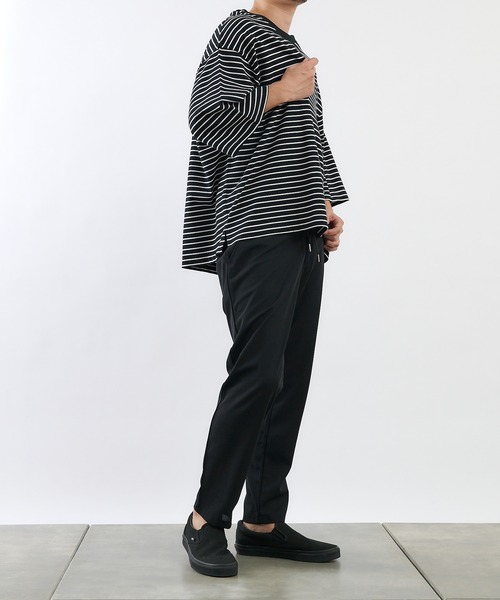 COLONY 2139（コロニートゥーワンスリーナイン）の「細ボーダー天竺BIGTシャツ/ビッグシルエットボーダーTシャツ（Tシャツ/カットソー・メンズ・ホワイト/ブラック・MEDIUM/LARGE）」の9枚目の写真