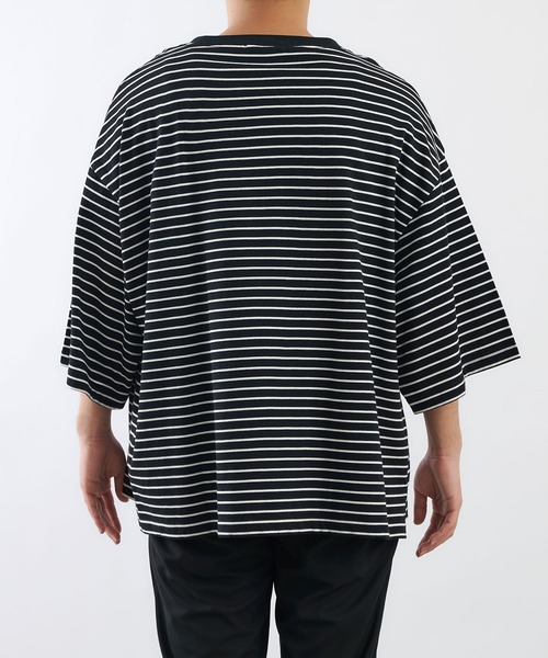 COLONY 2139（コロニートゥーワンスリーナイン）の「細ボーダー天竺BIGTシャツ/ビッグシルエットボーダーTシャツ（Tシャツ/カットソー・メンズ・ホワイト/ブラック・MEDIUM/LARGE）」の20枚目の写真