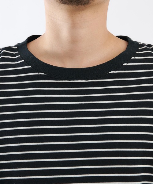 COLONY 2139（コロニートゥーワンスリーナイン）の「細ボーダー天竺BIGTシャツ/ビッグシルエットボーダーTシャツ（Tシャツ/カットソー・メンズ・ホワイト/ブラック・MEDIUM/LARGE）」の17枚目の写真