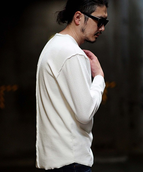 RATTLE TRAP（ラトルトラップ）の「Uネックカットオフウォッシュ加工（Tシャツ/カットソー・メンズ・ホワイト/ブラック/ブラック×ホワイト・LL/M/L）」の7枚目の写真