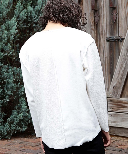 RATTLE TRAP（ラトルトラップ）の「Uネックカットオフウォッシュ加工（Tシャツ/カットソー・メンズ・ホワイト/ブラック/ブラック×ホワイト・LL/M/L）」の16枚目の写真