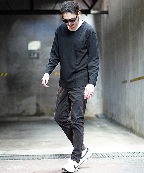 RATTLE TRAP（ラトルトラップ）の「Uネックカットオフウォッシュ加工（Tシャツ/カットソー・メンズ・ホワイト/ブラック/ブラック×ホワイト・LL/M/L）」の21枚目の写真