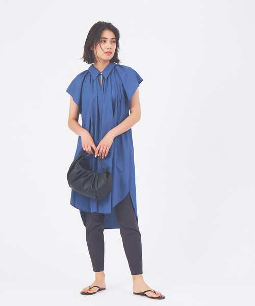 qualite（カリテ）の「ギャザーショルダーロングシャツ（シャツ/ブラウス・レディース・オフホワイト/ブルー・フリー）」の6枚目の写真