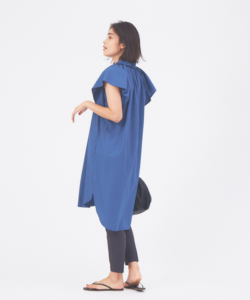 qualite（カリテ）の「ギャザーショルダーロングシャツ（シャツ/ブラウス・レディース・オフホワイト/ブルー・フリー）」の3枚目の写真