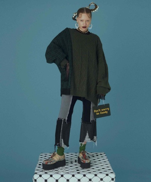 キャンスパ FULL OF PATCHES DENIM PANTS Mサイズ Candy Stripper（キャンディストリッパー）の「FULL OF PATCHES