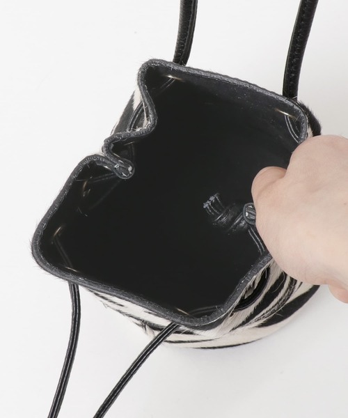 marco masi（マルコマージ）の「MARCO MASI　ZEBRA MINIBAG（ショルダーバッグ・レディース・ブラック系その他・-）」の11枚目の写真