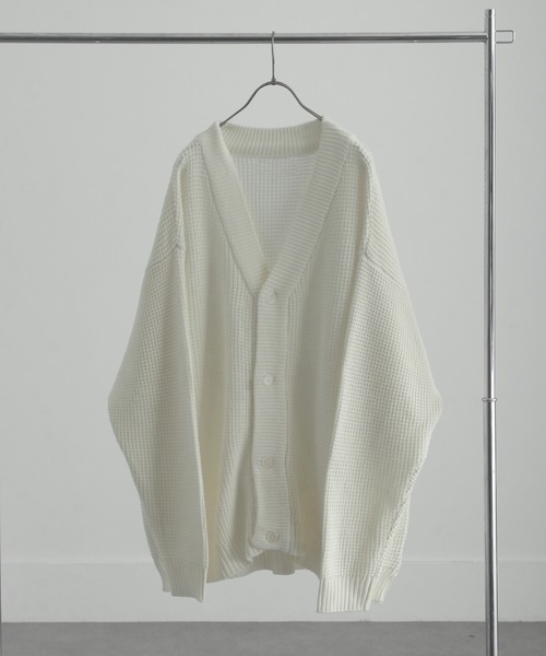 NILWAY（ニルウェイ）の「極上ヘビーワッフルビッグニットカーディガン（カーディガン/ボレロ・メンズ・ブラック/オフホワイト/グレイッシュベージュ/グレイッシュブルー/グリーン/マスタード/オレンジ/ロイヤルブルー/グリーン系/チャコール・MEDIUM/LARGE）」の2枚目の写真