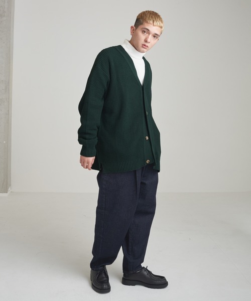 NILWAY（ニルウェイ）の「極上ヘビーワッフルビッグニットカーディガン（カーディガン/ボレロ・メンズ・ブラック/オフホワイト/グレイッシュベージュ/グレイッシュブルー/グリーン/マスタード/オレンジ/ロイヤルブルー/グリーン系/チャコール・MEDIUM/LARGE）」の17枚目の写真