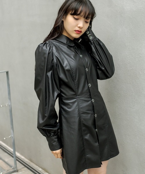 RASVOA（ラスボア）の「ボリュームスリーブフェイクレザーワンピース（シャツワンピース・レディース・ブラック/グリーン・FREE）」の12枚目の写真