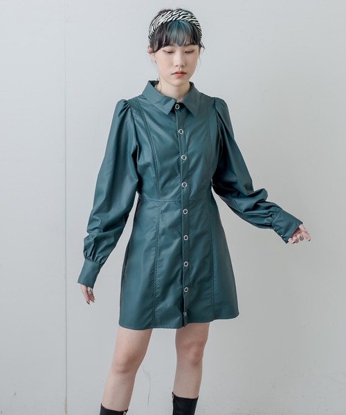 RASVOA（ラスボア）の「ボリュームスリーブフェイクレザーワンピース（シャツワンピース・レディース・ブラック/グリーン・FREE）」の20枚目の写真