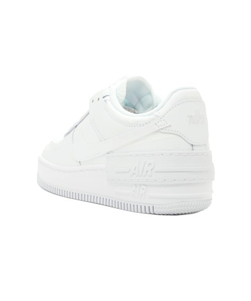 NIKE（ナイキ）の「NIKE WMNS AIR FORCE 1 SHADOW ナイキ ウィメンズエアフォース1 シャドウ（スニーカー・レディース・ホワイト/ベージュ/ホワイト×グリーン・27.5cm/23cm/22cm/24.5cm/23.5cm/25cm/26.5cm/24cm/22.5cm/25.5cm/28cm/27cm/26cm）」の5枚目の写真