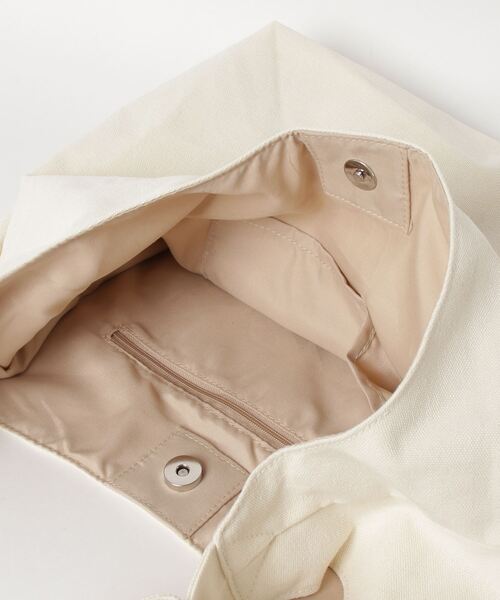 Per sist ence(パーシエンス)の「Per sist ence/パーシエンス キャンバス ラウンドショルダーバッグ(ショルダーバッグ・レディース・アイボリー/グレイッシュベージュ/ブラック/カーキ/ライトグレー・FREE)」の7枚目の写真