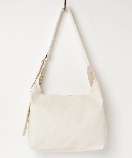 Per sist ence(パーシエンス)の「Per sist ence/パーシエンス キャンバス ラウンドショルダーバッグ(ショルダーバッグ・レディース・アイボリー/グレイッシュベージュ/ブラック/カーキ/ライトグレー・FREE)」の11枚目の写真