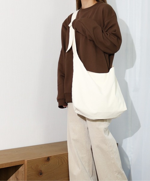 Per sist ence(パーシエンス)の「Per sist ence/パーシエンス キャンバス ラウンドショルダーバッグ(ショルダーバッグ・レディース・アイボリー/グレイッシュベージュ/ブラック/カーキ/ライトグレー・FREE)」の16枚目の写真